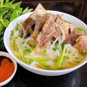 帶骨牛肋肉河粉